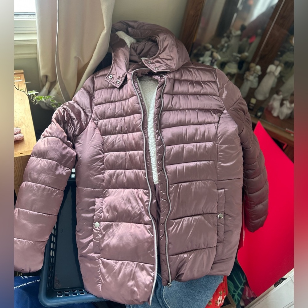 Mauve Puffer Jacket size large!